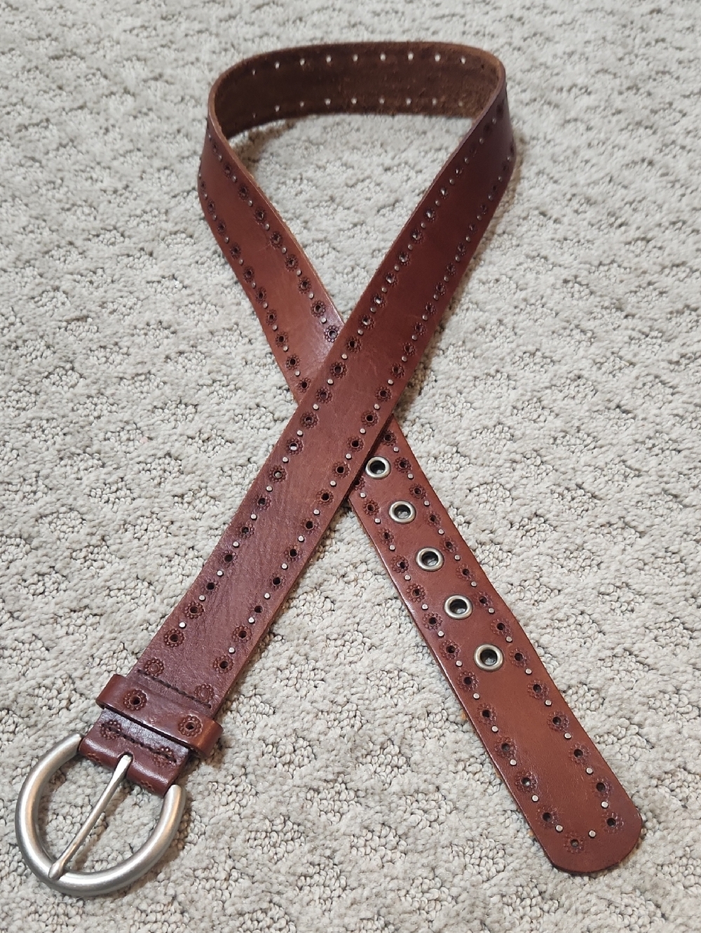 Fossil Brown Leather Studded Belt with Round Silver Buckle Size Medium